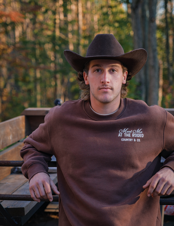Chandail col rond dans l’arène brun chocolat – Rodéo Club II